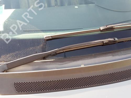 Used Front windshield wiper arm MERCEDES-BENZ A-CLASS (W168) A 190 (168.032, 168.132) (125 hp) 27136326