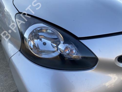 Used Right headlight TOYOTA AYGO (_B1_) 1.0 (KGB10_, KGB10R) (68 hp) 29026664