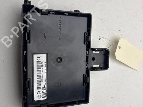 Used Fuse box Fuse box 37867072 37867072