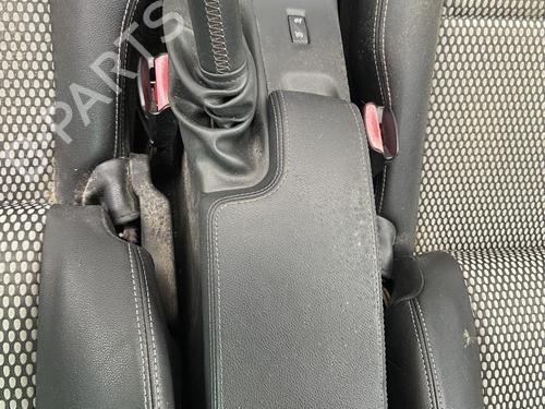 Frein à main RENAULT MEGANE III Hatchback (BZ0/1_, B3_) 1.5 dCi (BZ09, BZ0D, BZ1W, BZ29, BZ14) (110 hp) 32098322