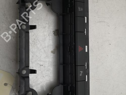 Used Warning switch VW T-ROC (A11, D11) 2.0 TDI (150 hp) 27108014