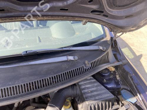 Used Front windshield wiper arm VW FOX Hatchback (5Z1, 5Z3, 5Z4) 1.2 (55 hp) 29072997