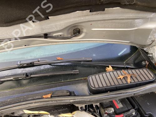 Used Front windshield wiper arm FORD C-MAX II (DXA/CB7, DXA/CEU) 1.6 TDCi (95 hp) 32982449