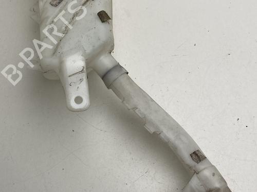 Used Windscreen washer tank RENAULT CLIO III (BR0/1, CR0/1) 1.2 16V (BR02, BR0J, BR11, CR02, CR0J, CR11) (75 hp) 27108783