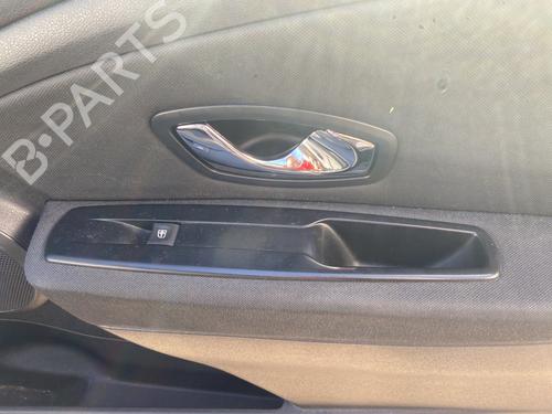 front-right-interior-door-handle-renault-megane-iii-hatchback-bz01_-b3_-2008-32452350 main image