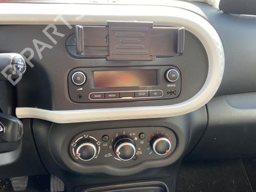 Used Radio Radio RENAULT TWINGO III (BCM_, BCA_) 1.0 SCe 75 (73 hp) 33849694 33849694