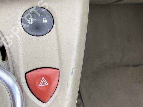 Used Warning switch RENAULT SCÉNIC II (JM0/1_) 1.9 dCi (JM14) (131 hp) 28210322