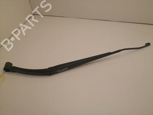 Used Front windshield wiper arm RENAULT KADJAR (HA_, HL_) 1.5 dCi 110 (HLA3) (110 hp) 27136260