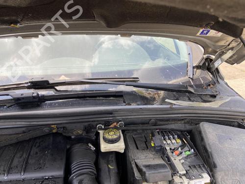 Used Front wiper motor PEUGEOT 308 SW I (4E_, 4H_) 1.6 HDi (90 hp) 27112923