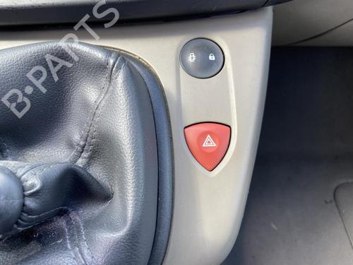 Used Warning switch RENAULT SCÉNIC II (JM0/1_) 1.5 dCi (JM02, JM13) (101 hp) 27107848