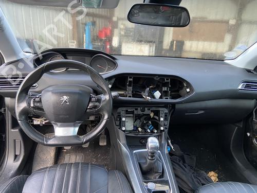 Used Driver airbag PEUGEOT 308 II (LB_, LP_, LW_, LH_, L3_) 2.0 BlueHDi 150 (150 hp) 32044552