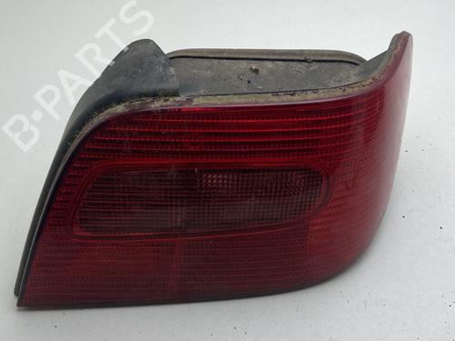 Used Right taillight CITROËN XSARA (N1) 1.6 16V (109 hp) 27137151