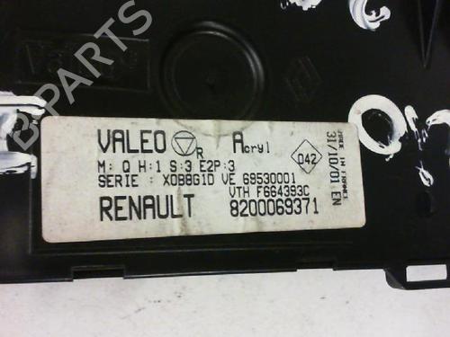 Used Climate control RENAULT CLIO II (BB_, CB_) 1.4 16V (B/CB0P, BB13) (98 hp) 27122428