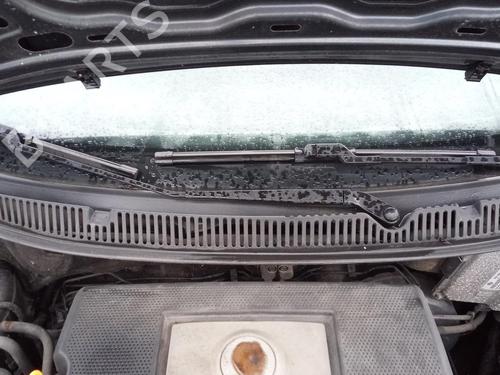Used Front windshield wiper arm VW POLO (9N_, 9A_) 1.2 12V (64 hp) 27144409