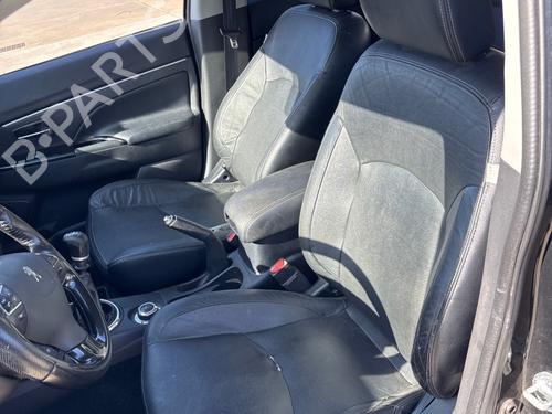Used Right front seat Right front seat PEUGEOT 4008 1.8 HDi AWC (150 hp) 35961760 35961760