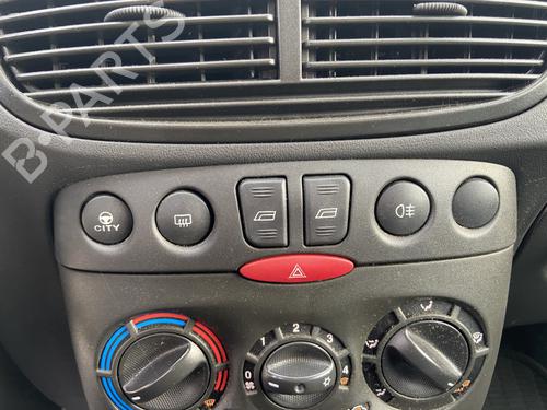 Used Warning switch FIAT PUNTO (188_) 1.2 60 (188.030, .050, .130, .150, .230, .250) (60 hp) 31654832