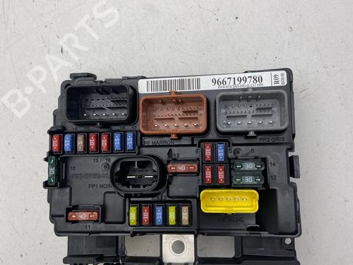 Used Fuse box Fuse box 33849795 33849795