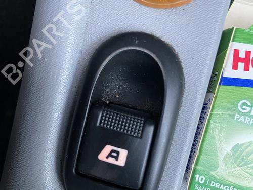 Used Left front window switch CITROËN C3 I (FC_, FN_) 1.4 i (73 hp) 31883992