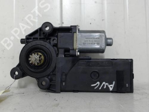 Used Left front window motor RENAULT MEGANE III Hatchback (BZ0/1_, B3_) 1.5 dCi (BZ09, BZ0D, BZ1W, BZ29, BZ14) (110 hp) 27117263