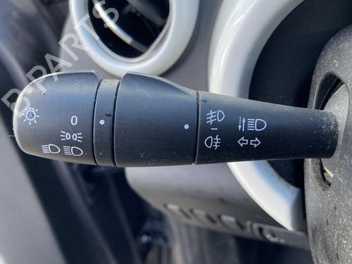 Commutateur RENAULT TWINGO III (BCM_, BCA_) 0.9 TCe 90 (BCM9, BCM2) (90 hp) 32067426