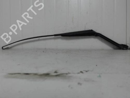 Used Front windshield wiper arm NISSAN PRIMERA Hatchback (P11) 2.0 TD (90 hp) 27116697