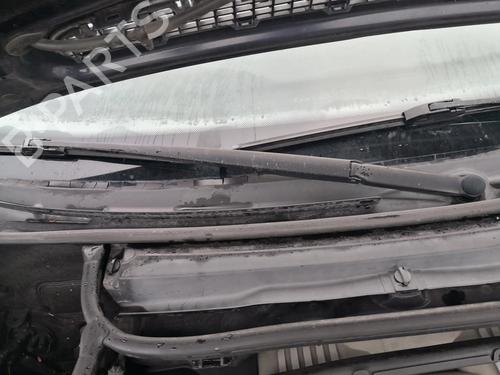 Used Front windshield wiper arm BMW 3 Touring (E46) 320 d (150 hp) 27130861