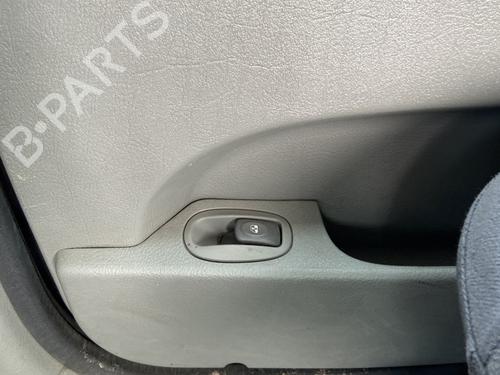 Interrupteur de vitre arrière droite RENAULT SCÉNIC I MPV (JA0/1_, FA0_) 1.9 dTi (JA0N) (98 hp) 28815031