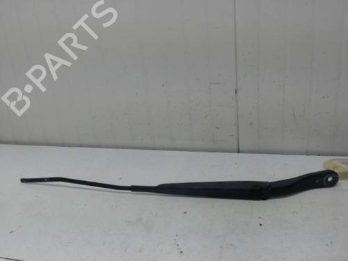 Used Front windshield wiper arm RENAULT MEGANE III Hatchback (BZ0/1_, B3_) 1.5 dCi (BZ09, BZ0D, BZ1W, BZ29, BZ14) (110 hp) 27118697