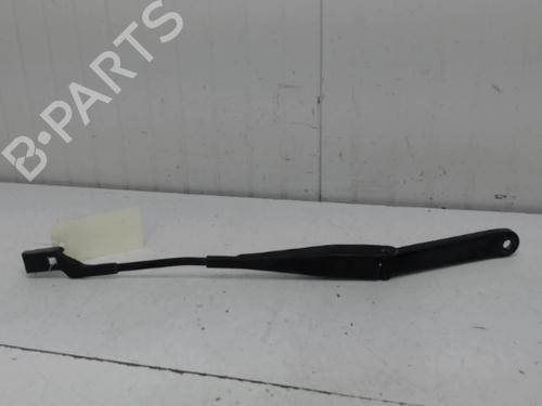 Used Front windshield wiper arm FORD FIESTA VI (CB1, CCN) 1.4 TDCi (70 hp) 27118680