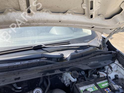 Used Front wiper motor HYUNDAI ix35 (LM, EL, ELH) 1.7 CRDi (116 hp) 27114602