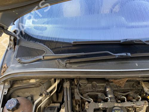 Used Front windshield wiper arm PEUGEOT 307 (3A/C) 2.0 HDi 110 (107 hp) 28839829