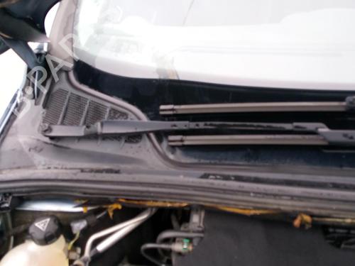 Used Front windshield wiper arm PEUGEOT 308 I (4A_, 4C_) 1.6 HDi (92 hp) 27126989