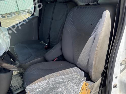 Asiento delantero derecho Asiento delantero derecho RENAULT TRAFIC II Van (FL) 2.0 dCi 115 (FL01, FL0U, FL00, FL0H, FL0M) (114 hp) 36148939 36148939