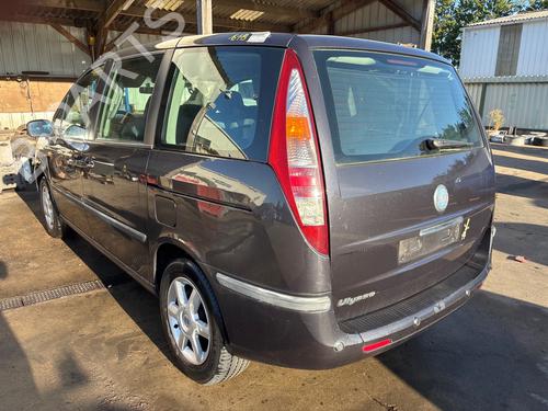 Used Tailgate lift support Tailgate lift support 39112300 39112300