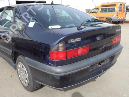 Used Left tailgate light RENAULT SAFRANE II (B54_) 2.2 dT (B54G) (113 hp) 29377004
