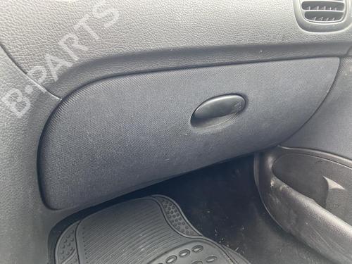 Used Glove box PEUGEOT 206 Hatchback (2A/C) 1.1 i (60 hp) 27105883