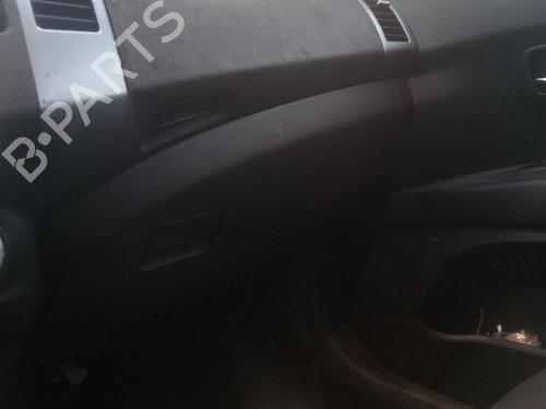 Handskerum CITROËN C-CROSSER (VU_, VV_) 2.2 HDi (156 hp) 27143851