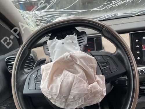 Volante CITROËN C4 CACTUS 1.6 HDi 90 (92 hp) 30329045