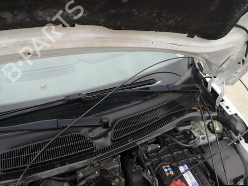 Used Front windshield wiper arm FORD FIESTA VI (CB1, CCN) 1.5 TDCi (75 hp) 27146403