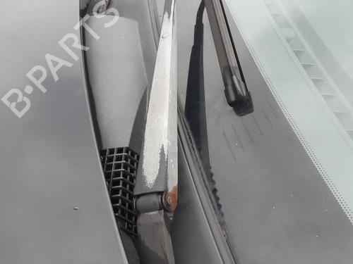 Front windshield wiper arm KIA SORENTO I (JC) 2.5 CRDi 4WD | BP27119935C143 