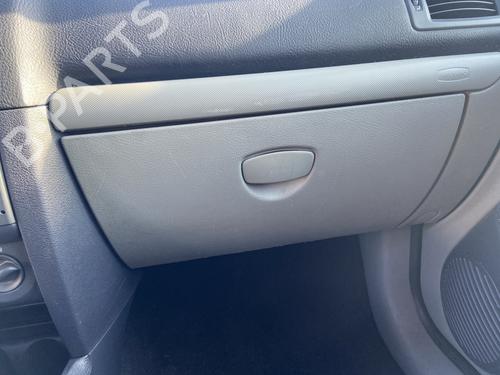 Vano posta oggetti RENAULT CLIO II (BB_, CB_) 1.4 16V (B/CB0P, BB13) (98 hp) 30938934