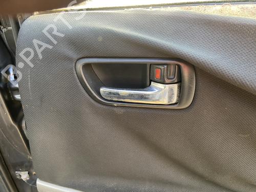 rear-right-interior-door-handle-toyota-corolla-verso-zer_-zze12_-r1_-2004-2005-2006-2007-2008-2009-32471490 main image