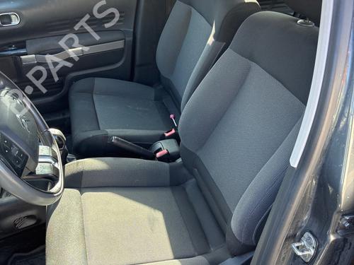 left-front-seat-citroen-c4-cactus-2014-38955779 main image