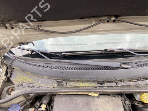Used Front windshield wiper arm CITROËN C3 I (FC_, FN_) 1.4 HDi (68 hp) 27634862