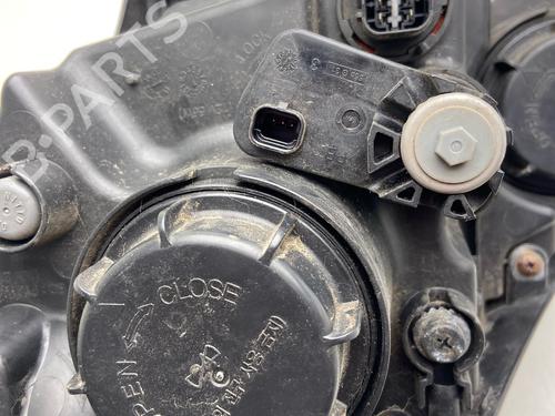 Right headlight HYUNDAI ix35 (LM, EL, ELH) 1.7 CRDi | BP27114562C29 - Image 3