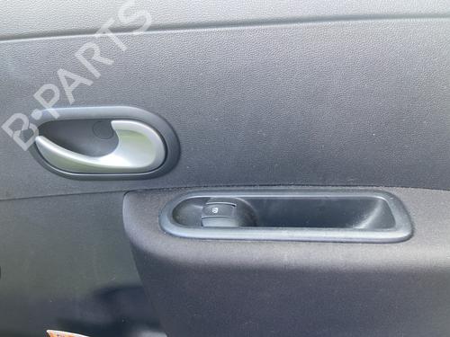 Used Front right interior door handle RENAULT CLIO III (BR0/1, CR0/1) 1.5 dCi (BR17, CR17) (86 hp) 29117865