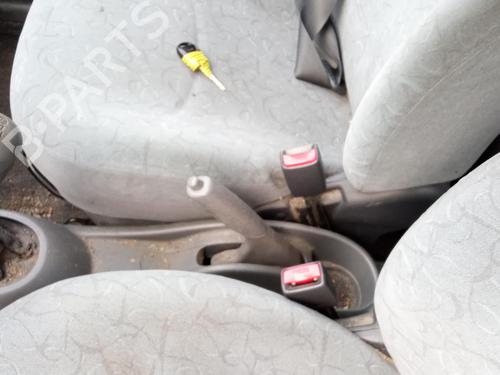 Used Gear lever TOYOTA YARIS (_P1_) 1.0 (SCP10_, SCP10R) (68 hp) 27100411