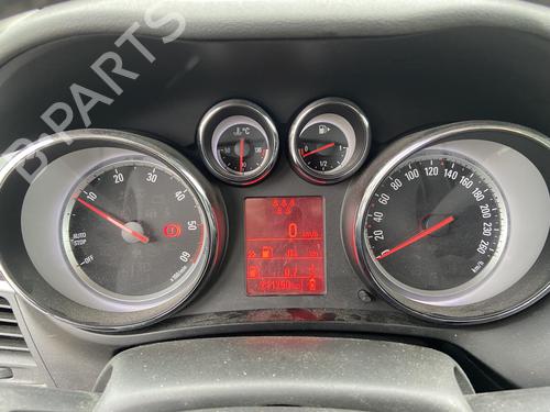 Used Instrument cluster OPEL ZAFIRA TOURER C (P12) 2.0 CDTi (75) (130 hp) 27111388