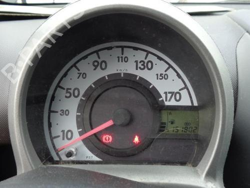 Used Instrument cluster TOYOTA AYGO (_B1_) 1.0 (KGB10_, KGB10R) (68 hp) 27122591