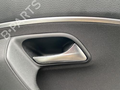Højre bagtil invendig håndtag VW POLO V (6R1, 6C1) 1.4 TDI (75 hp) 32293612